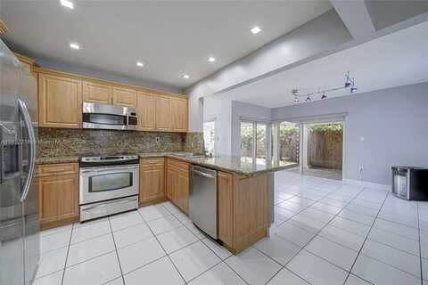621 SW 99th Pl, Miami, FL 33174