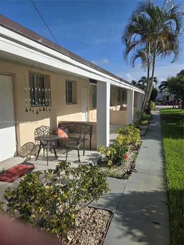 1718 Thomas St, Hollywood, FL 33020