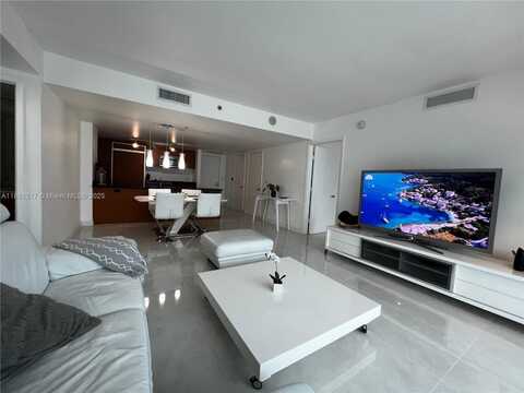 50 Biscayne Blvd, Miami, FL 33132