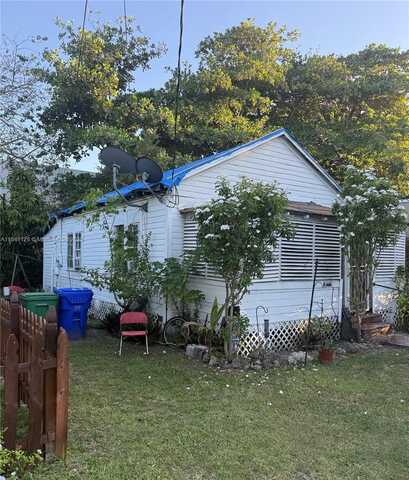 3748 Washington Ave, Miami, FL 33133