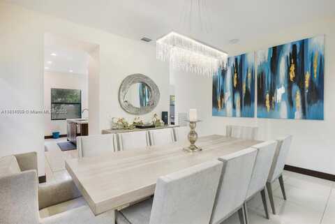 8814 NW 154th Ter, Miami Lakes, FL 33018
