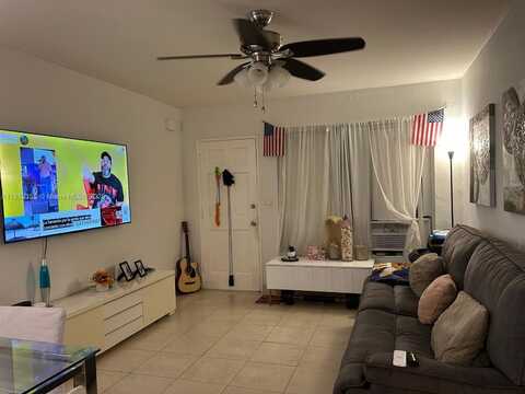 700 83rd St, Miami Beach, FL 33141