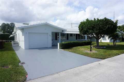 708 SW 24th St, Boynton Beach, FL 33426