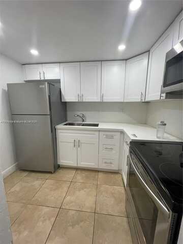 8607 SW 68th Ct, Pinecrest, FL 33156