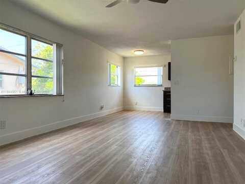 270 NE 40 Street, Oakland Park, FL 33334