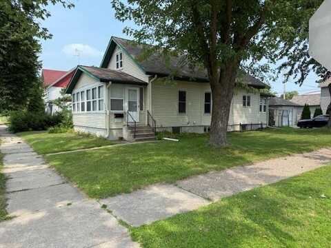 322 McLean Ave, Tomah, WI 54660