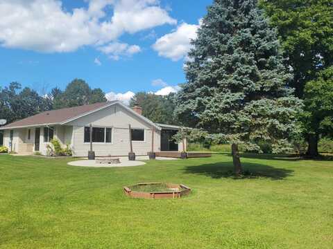 N6282 River Heights Dr, Plymouth, WI 53073