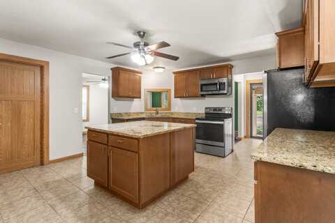 2202 Lander Ln, Waukesha, WI 53188
