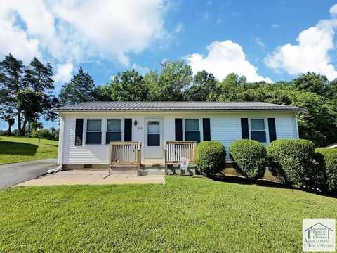 839 Southland Dr, Martinsville, VA 24112