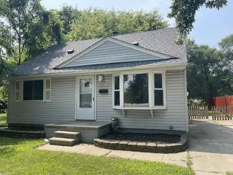 26031 Parkington, Roseville, MI 48066