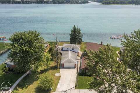 9591 River, Algonac, MI 48001