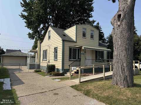 16454 E 10 Mile, Eastpointe, MI 48021