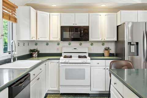 782 Bedford St, Whitman, MA 02382