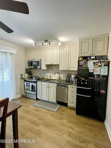 7 King James Lane, Atlantic Highlands, NJ 07716