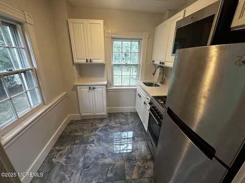 7 Monmouth Road, Oakhurst, NJ 07755
