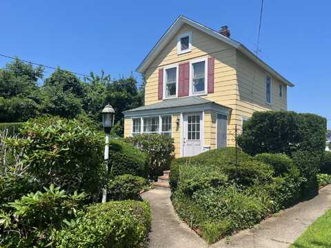 57 Jefferson Street, East Islip, NY 11730