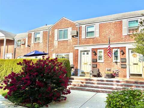 72-29 Little Neck Parkway, Glen Oaks, NY 11004