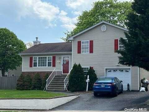 215 53rd Street, Lindenhurst, NY 11757