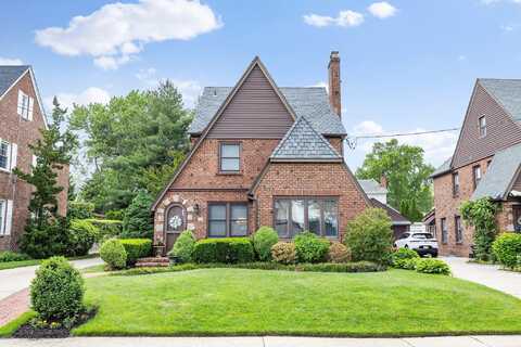 179 Brixton Road S, Garden City South, NY 11530