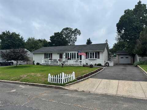 43 Garden Lane, Centereach, NY 11720