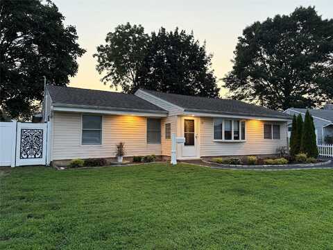 88 Bruce Avenue, Hicksville, NY 11801