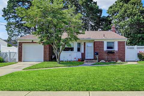 143 Willard Avenue, Farmingdale, NY 11735