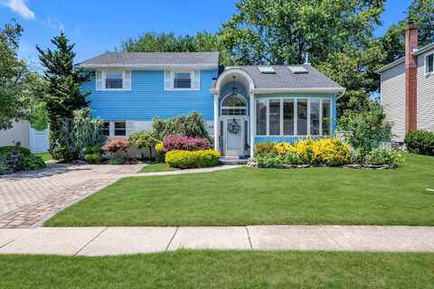 38 Loretta Drive, Syosset, NY 11791