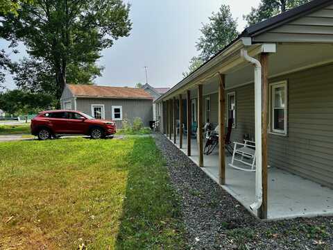 25 Pine Street, Newport, ME 04953