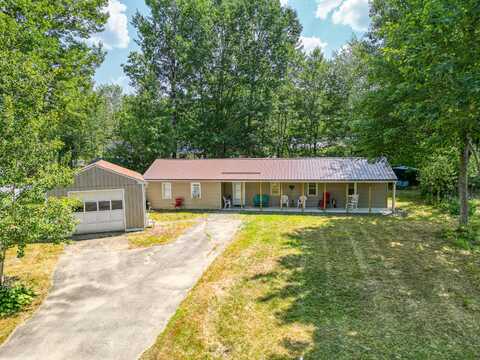25 Pine Street, Newport, ME 04953