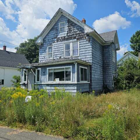 6 Pine Street, East Millinocket, ME 04430