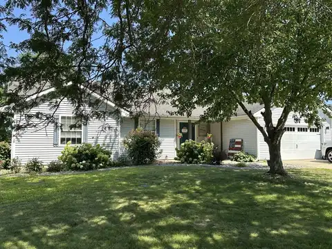 506 Laurel Drive, Saint Joseph, IL 61873
