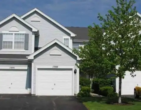 17888 W Braewick Road, Gurnee, IL 60031
