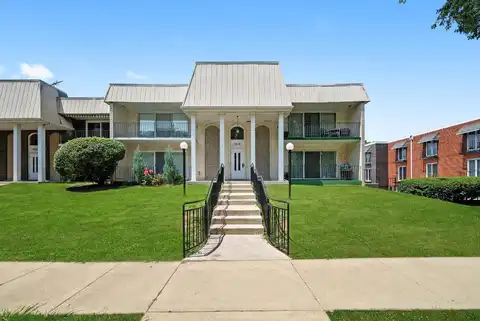 9818 S Karlov Avenue, Oak Lawn, IL 60453