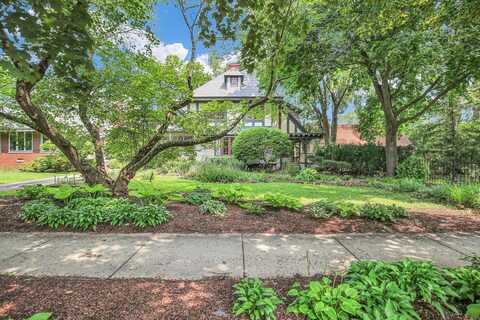 910 W Park Avenue, Champaign, IL 61821