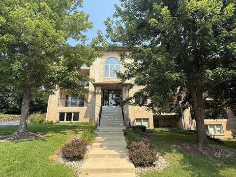 4401 Pershing Avenue, Downers Grove, IL 60515