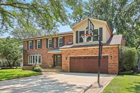 2425 Tanglewood Drive, Lisle, IL 60532