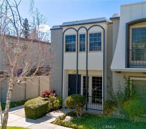 22131 Oxnard Street, Woodland Hills, CA 91367