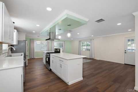 1120 E Mission Road, Fallbrook, CA 92028