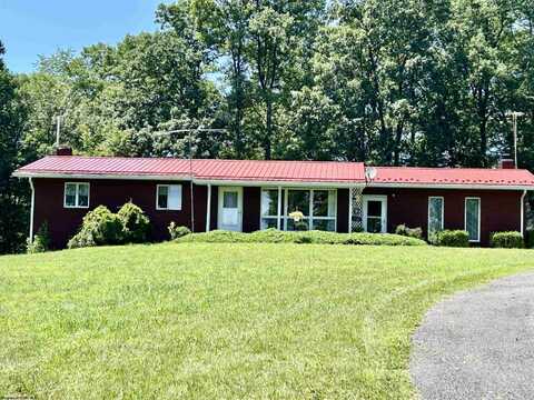 2731 BIRDS CREEK Road, Tunnelton, WV 26444