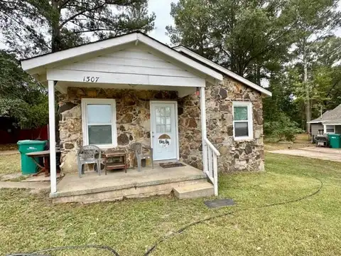 1307 Hankins, Tupelo, MS 38804