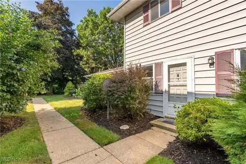 2400 Island Drive unit: 21B, Green, OH 44685