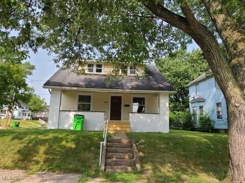 1395 S Webb Avenue, Alliance, OH 44601