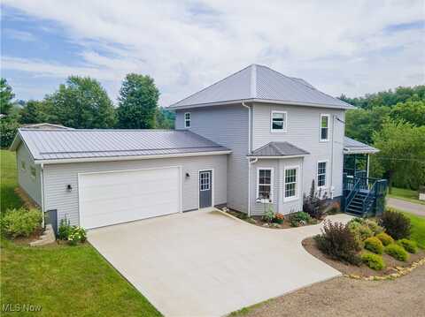 208 Maple Street, Baltic, OH 43804