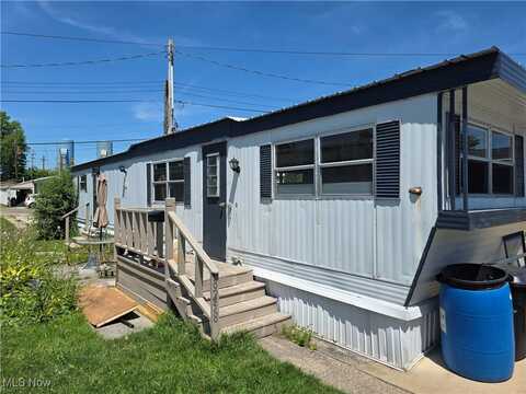 8258 Russell Lane, Cleveland, OH 44130