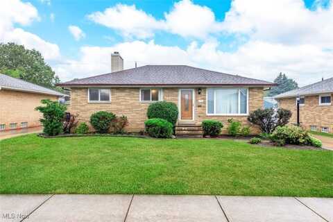 4722 Bentwood Drive, Brooklyn, OH 44144