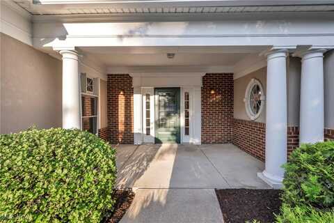 8635 Alexandra Drive unit: 8B, North Royalton, OH 44133