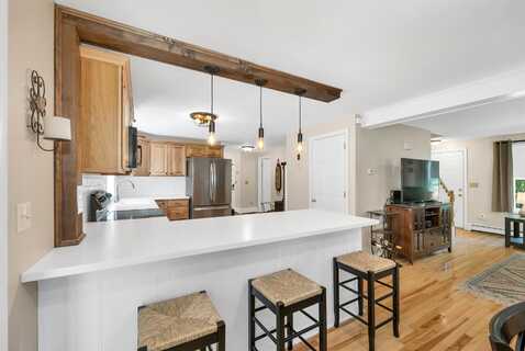 32 Friar Tuck Way, Wolfeboro, NH 03894