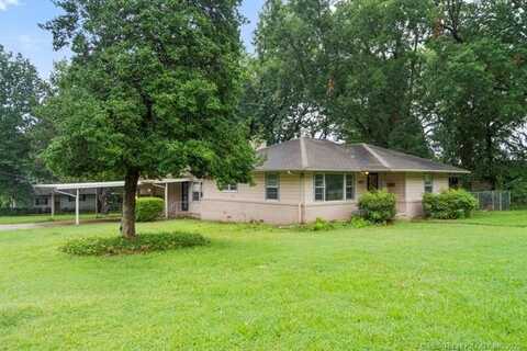 4905 S Columbia Avenue, Tulsa, OK 74105