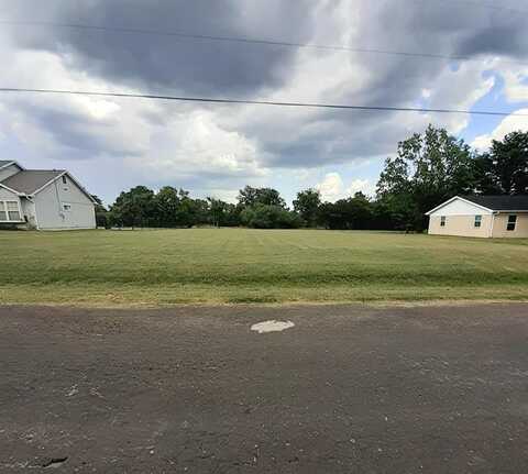 725 Henderson Boulevard, Groesbeck, TX 76642