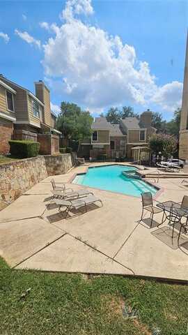 2117 Park Willow Lane, Arlington, TX 76011